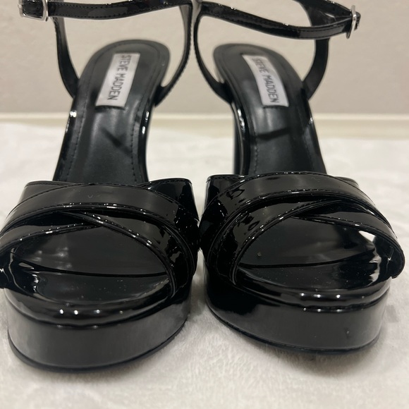 Steve Madden LESSA COGNAC PATENT - Picture 7 of 13